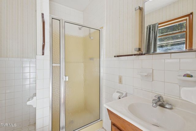 21466 Us Highway 58, Castlewood, VA 24224