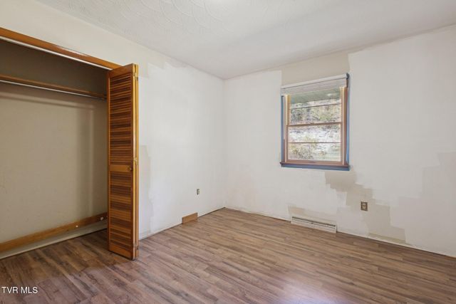 21466 Us Highway 58, Castlewood, VA 24224