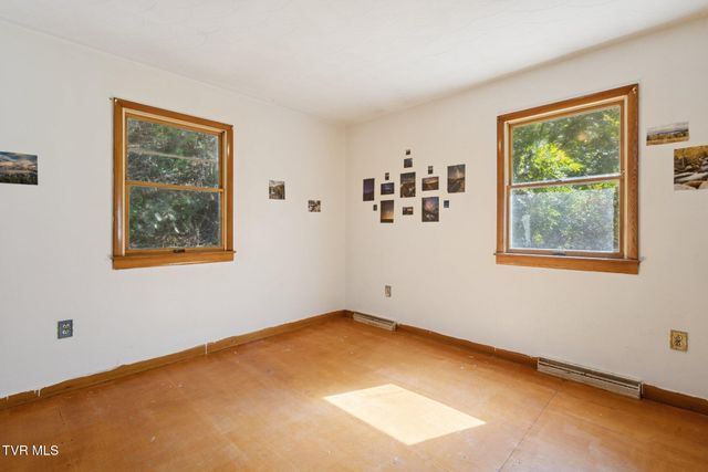 21466 Us Highway 58, Castlewood, VA 24224