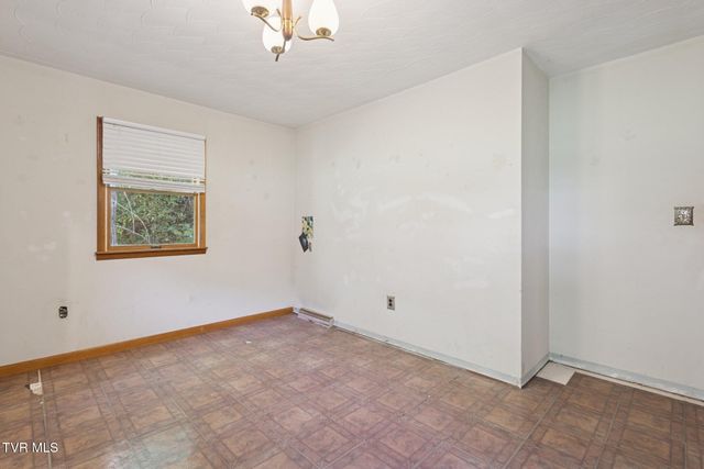 21466 Us Highway 58, Castlewood, VA 24224