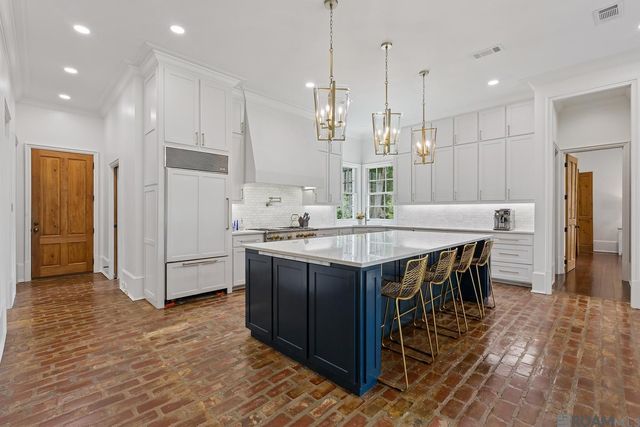 18211 S Mission Hills Ave, Baton Rouge, LA 70810