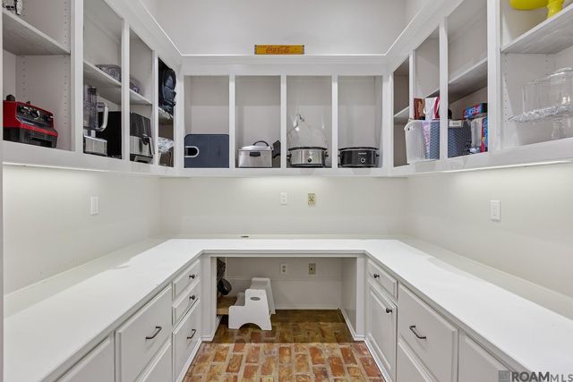 18211 S Mission Hills Ave, Baton Rouge, LA 70810