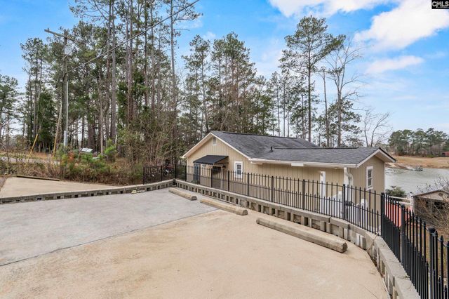 912 Lakewood Drive, Prosperity, SC 29127