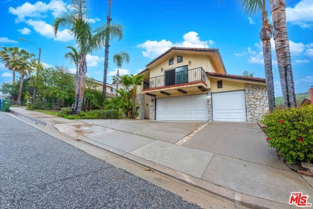 27821 Via Amistosa, Agoura Hills, CA 91301