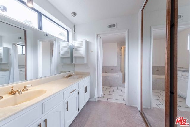 27821 Via Amistosa, Agoura Hills, CA 91301