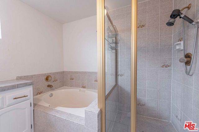 27821 Via Amistosa, Agoura Hills, CA 91301