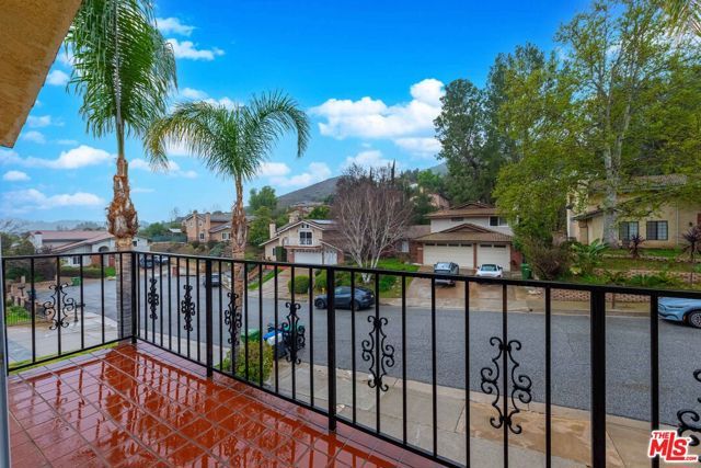 27821 Via Amistosa, Agoura Hills, CA 91301