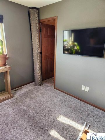 2213 Links St., Mankato, MN 56001