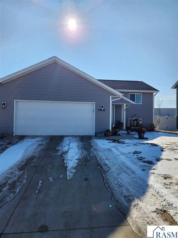 2213 Links St., Mankato, MN 56001