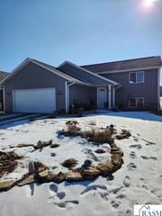 2213 Links St., Mankato, MN 56001