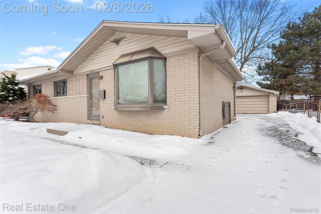 25556 Rusty Street, Taylor, MI 48180