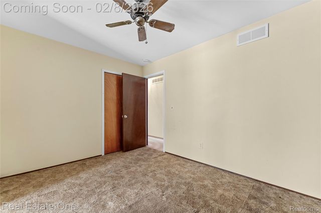 25556 Rusty Street, Taylor, MI 48180