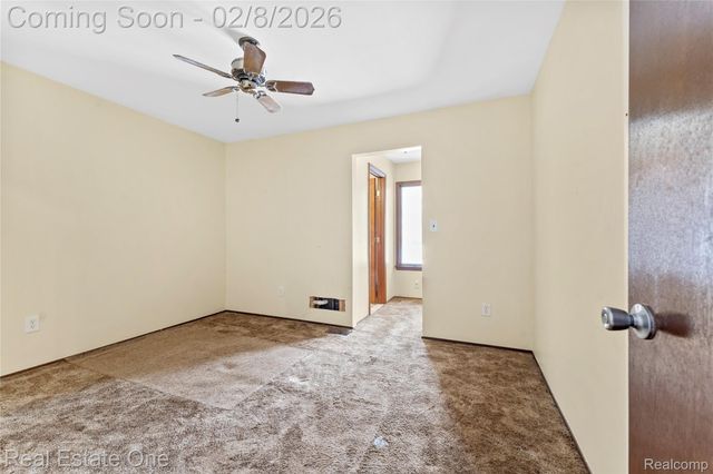 25556 Rusty Street, Taylor, MI 48180