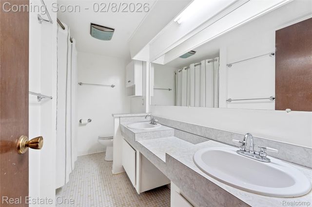 25556 Rusty Street, Taylor, MI 48180