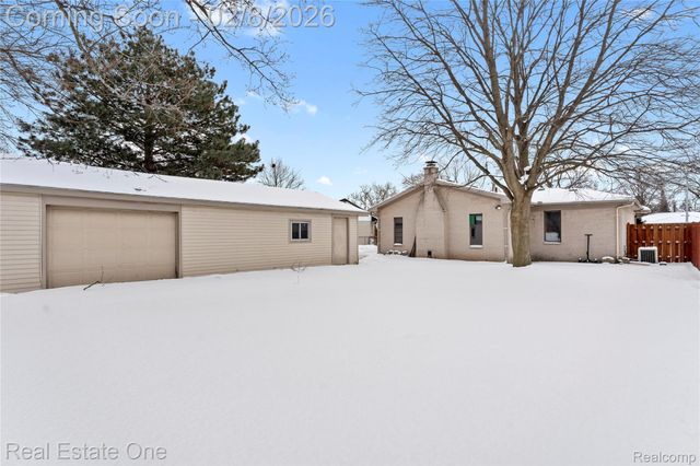 25556 Rusty Street, Taylor, MI 48180