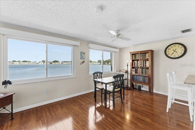 9875 MAINLANDS BOULEVARD W, Pinellas Park, FL 33782