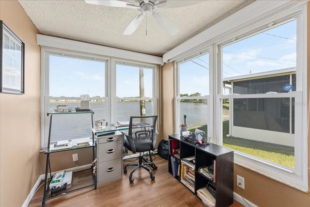 9875 MAINLANDS BOULEVARD W, Pinellas Park, FL 33782