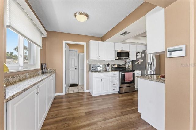 9875 MAINLANDS BOULEVARD W, Pinellas Park, FL 33782