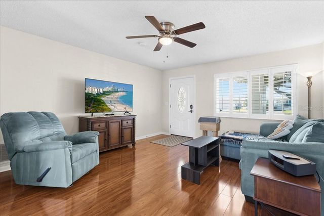 9875 MAINLANDS BOULEVARD W, Pinellas Park, FL 33782