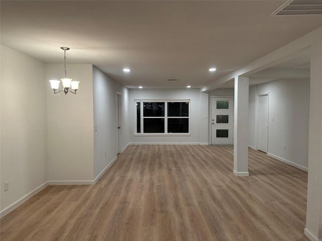 909 Jerry Mashek Drive, West, TX 76691