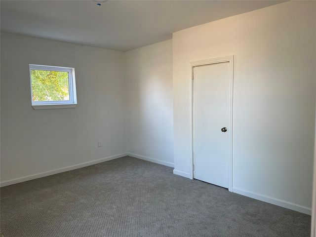 909 Jerry Mashek Drive, West, TX 76691