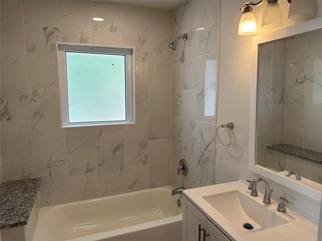909 Jerry Mashek Drive, West, TX 76691