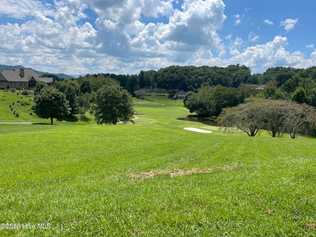 2k Mountain Harbour Drive, Hayesville, NC 28904