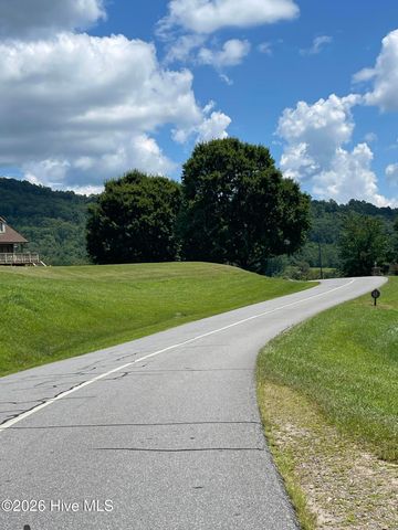 2k Mountain Harbour Drive, Hayesville, NC 28904