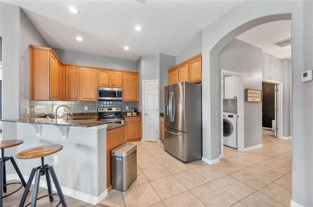 2439 HAMLET CIRCLE, Lakeland, FL 33810