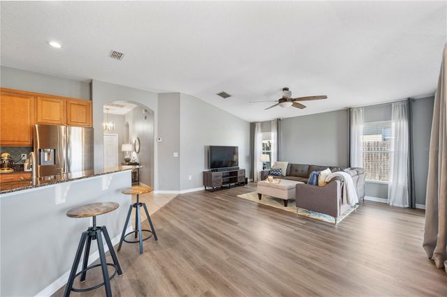 2439 HAMLET CIRCLE, Lakeland, FL 33810