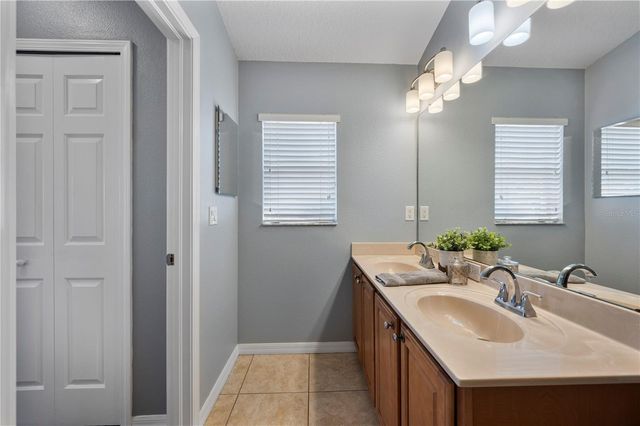 2439 HAMLET CIRCLE, Lakeland, FL 33810