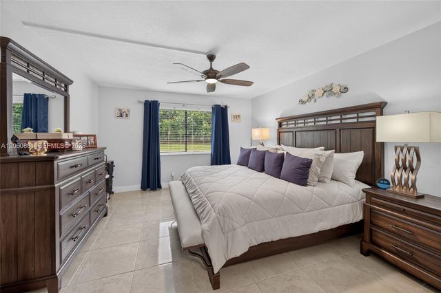 205 Lakeview Dr 103, Weston, FL 33326