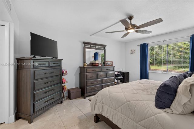 205 Lakeview Dr 103, Weston, FL 33326