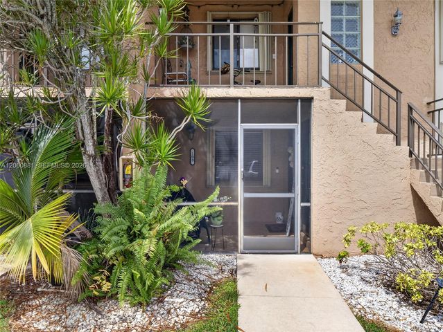 205 Lakeview Dr 103, Weston, FL 33326
