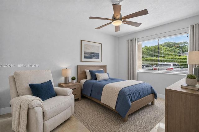 205 Lakeview Dr 103, Weston, FL 33326