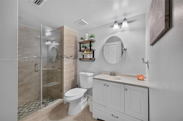 205 Lakeview Dr 103, Weston, FL 33326