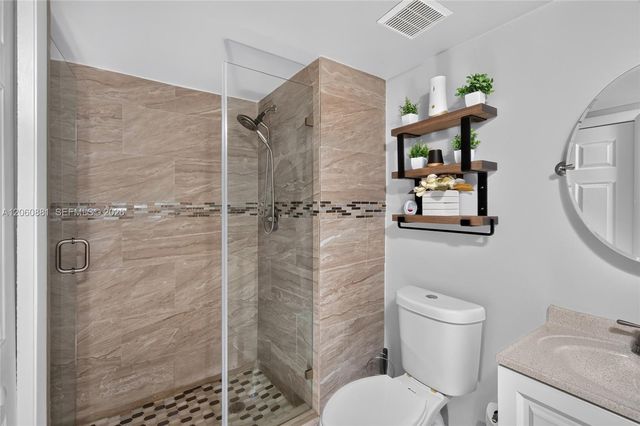 205 Lakeview Dr 103, Weston, FL 33326