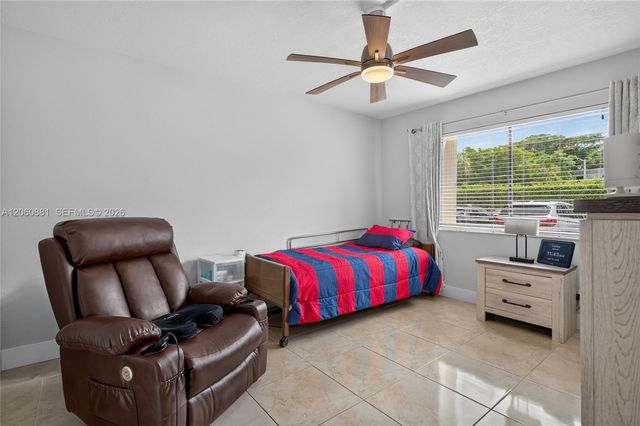205 Lakeview Dr 103, Weston, FL 33326