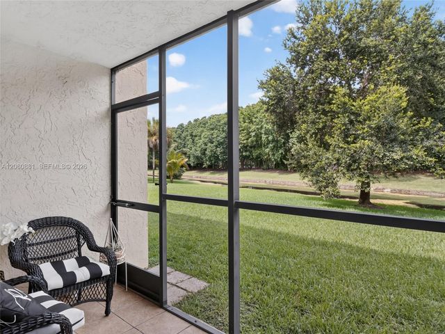 205 Lakeview Dr 103, Weston, FL 33326