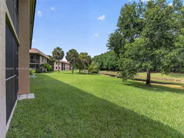 205 Lakeview Dr 103, Weston, FL 33326