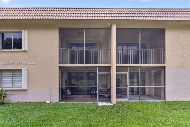 205 Lakeview Dr 103, Weston, FL 33326
