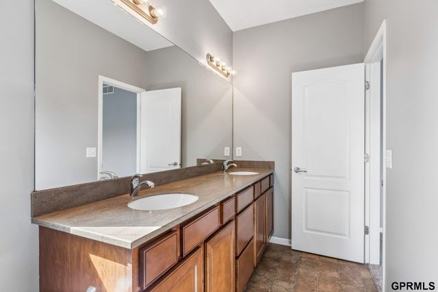 20715 Locust Street, Gretna, NE 68028