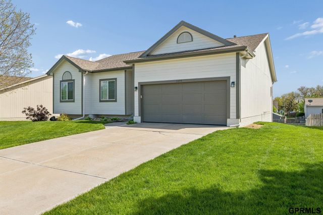 20715 Locust Street, Gretna, NE 68028