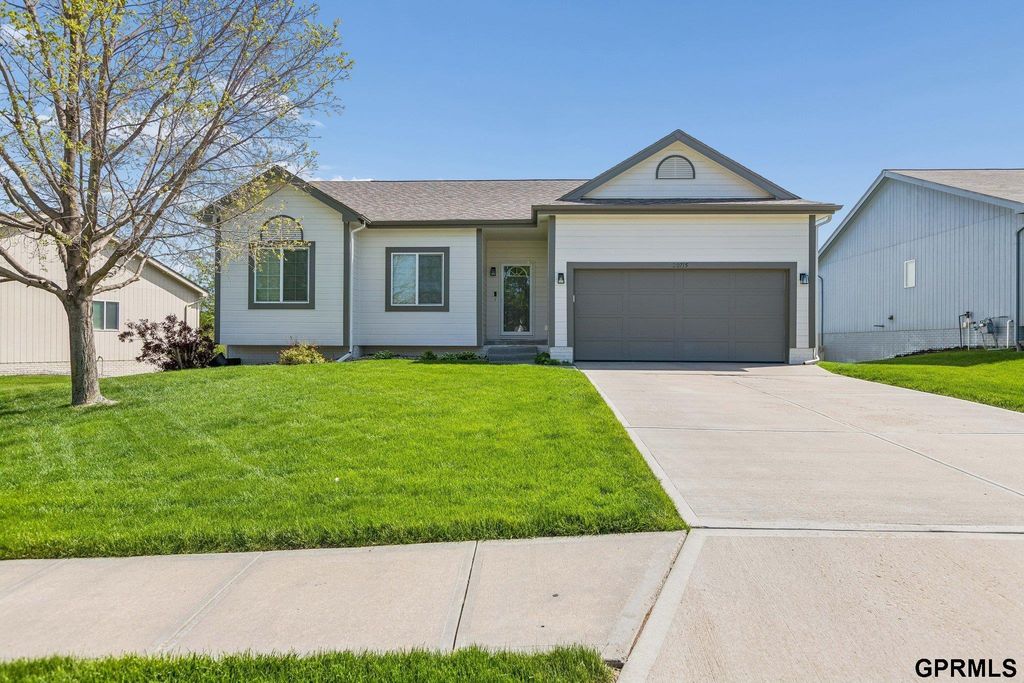 20715 Locust Street, Gretna, NE 68028