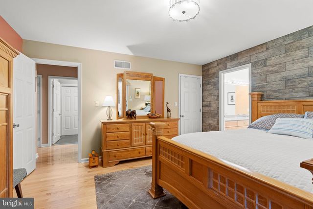3404 HICKORY HOLLOW RD, Harrisburg, PA 17112