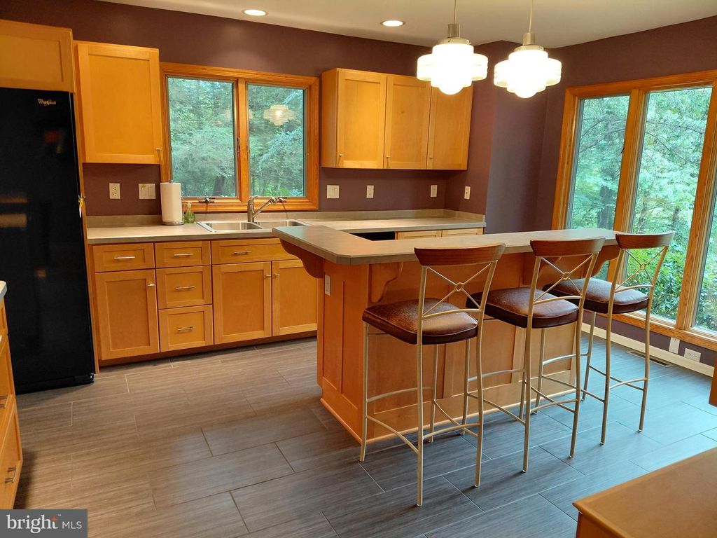 3404 HICKORY HOLLOW RD, Harrisburg, PA 17112