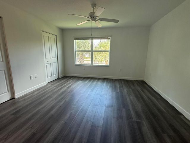 6907 Broadwater Lane, Lake Worth, FL 33467