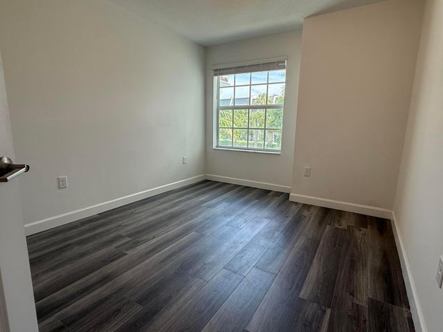 6907 Broadwater Lane, Lake Worth, FL 33467
