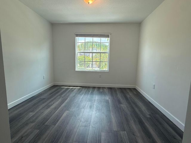 6907 Broadwater Lane, Lake Worth, FL 33467