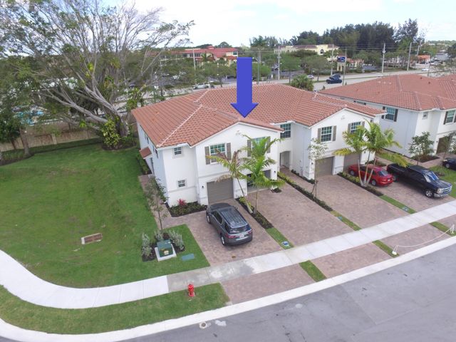 6907 Broadwater Lane, Lake Worth, FL 33467